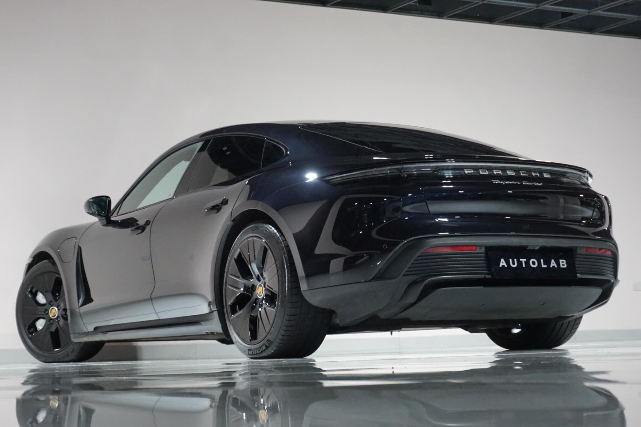 Porsche Taycan Performance Plus 93.4kWh Turbo Saloon 4dr Electric Auto 4WD (680 ps)